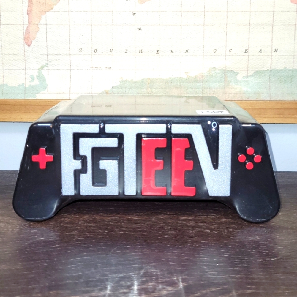 FGTeeV Toy Controller Mystery Pack, Collectible Figures with Putty, Stickers
